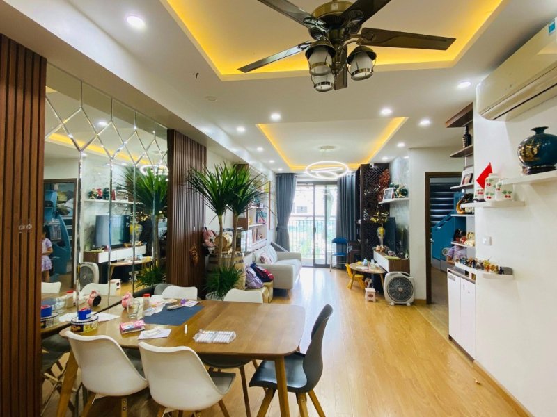 Bàn ghế ăn gia đình - Phong cách hiện đại, chắc chắn