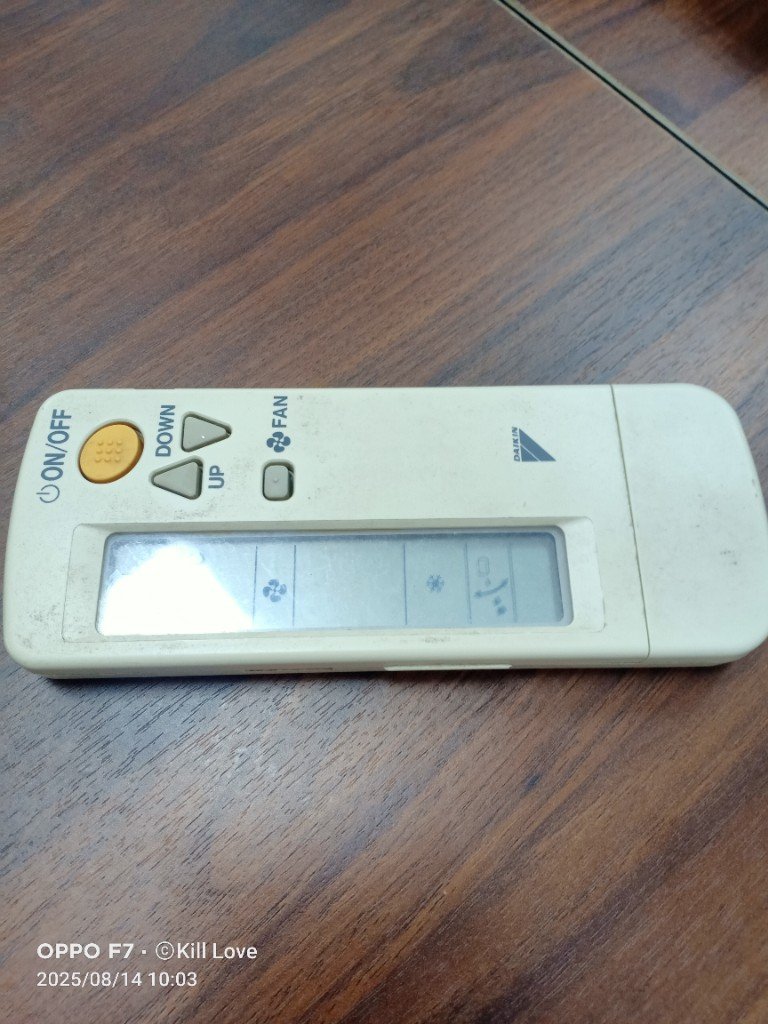 Remote điều hòa Daikin cũ - Hoạt động tốt