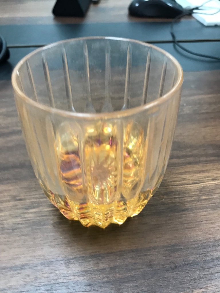 Ly thủy tinh vân sọc độc đáo