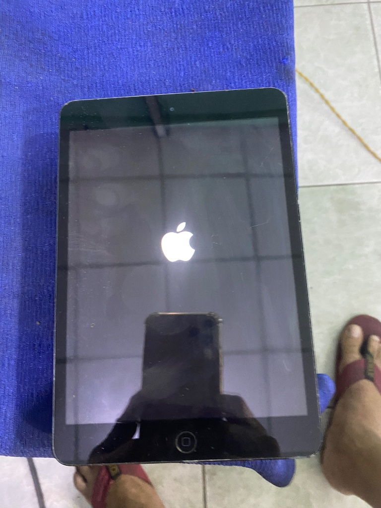 iPad Mini ko sim dính icloud bán xác 200k