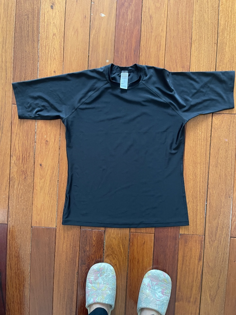 Áo bơi Speedo đen tay ngắn size S