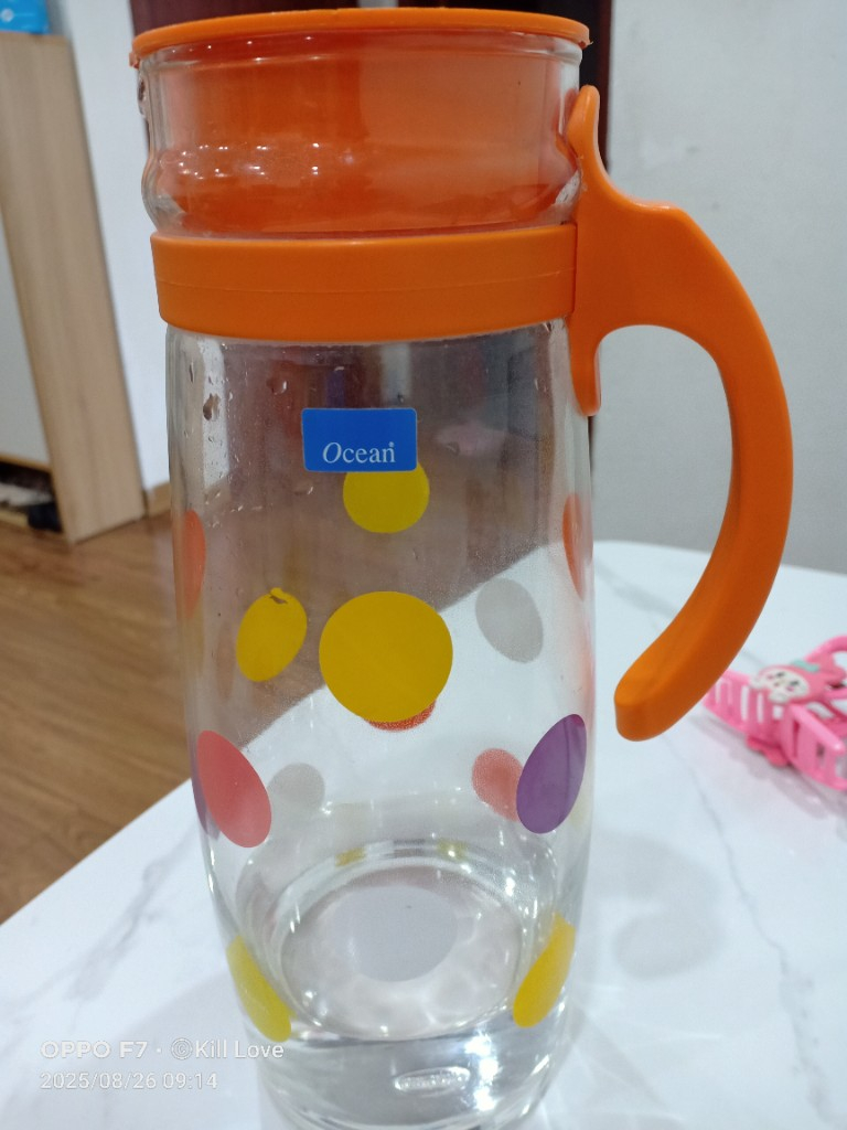 Bình đựng nước Ocean có quai cầm, họa tiết chấm bi