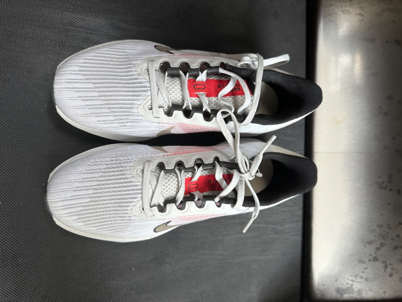 Giày chạy bộ Nike Zoom Air chính hãng, size 40,5, còn rất mới!