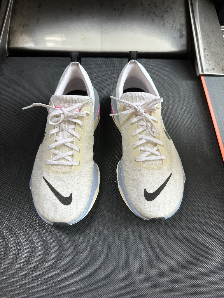 Giày chạy bộ Nike 42,5 - Thoải mái, hiệu năng cao