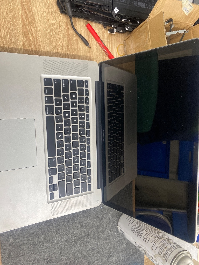 Macbook pro 2013 còn sạc