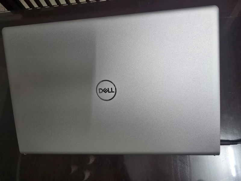 Laptop Dell Inspiron 15 N3530 i5 (Còn bảo hành)