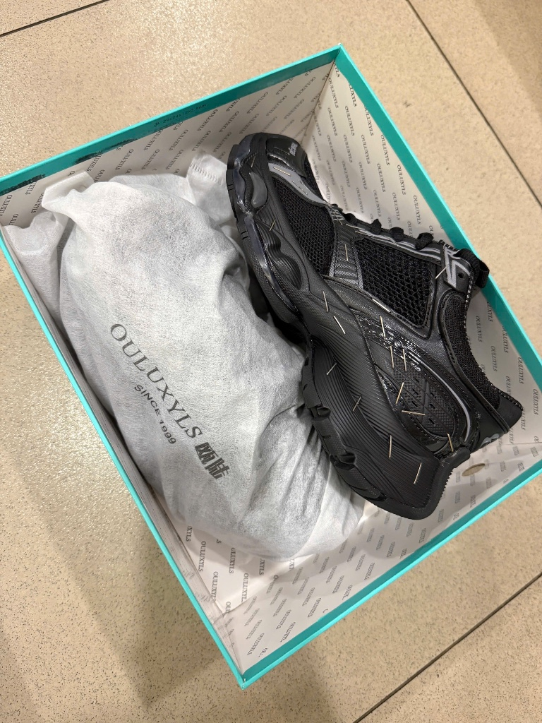 Giày thể thao nữ - size 38 (mới)