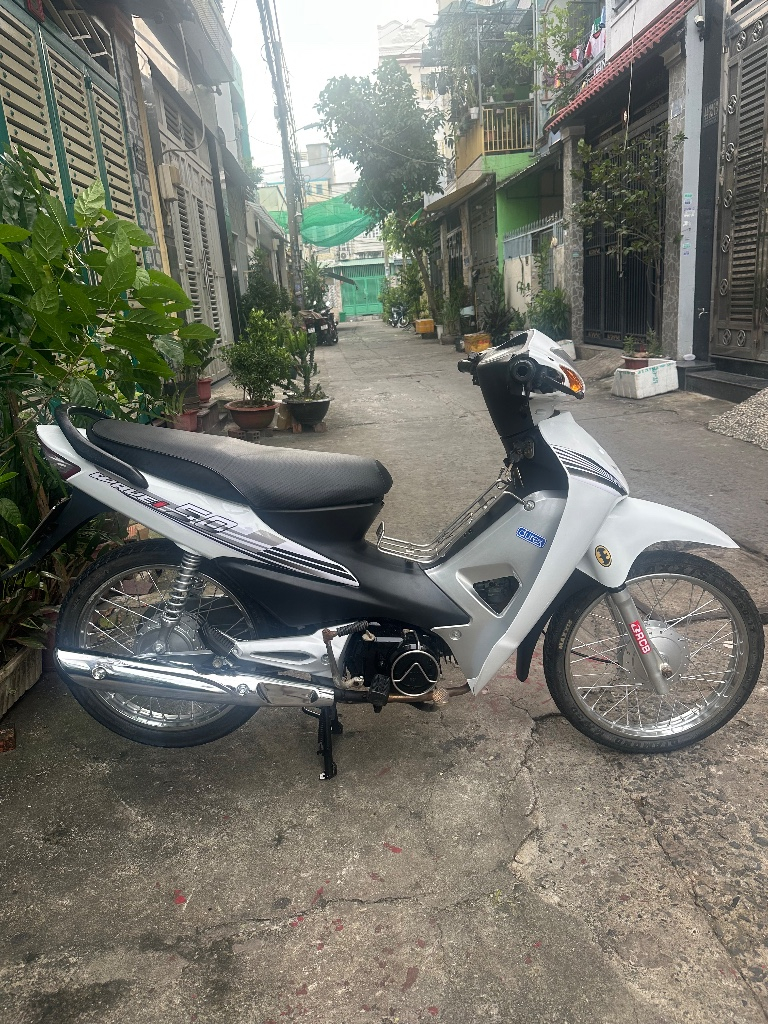 Bán xe máy Wave Alpha 50cc màu trắng