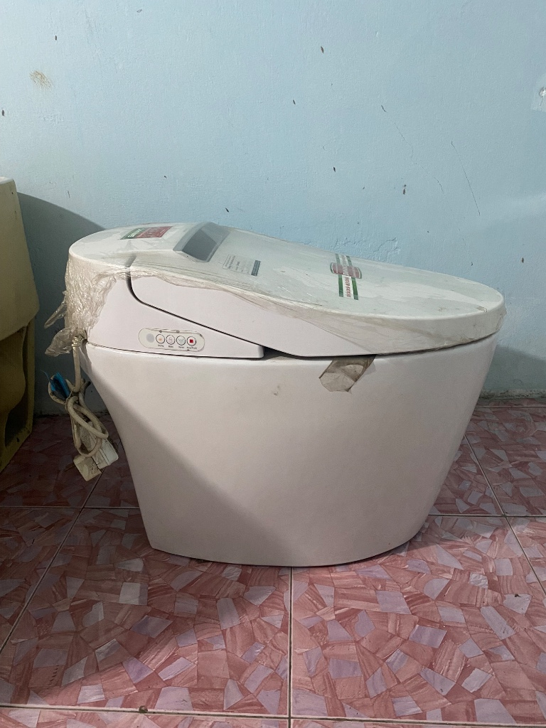 Bán bồn cầu thông minh EMINANO mới 100%