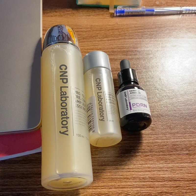 Bộ sản phẩm chăm sóc da và dưỡng da từ CNP Laboratory