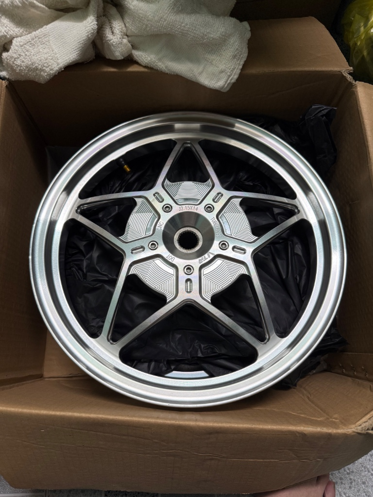 Lốc vành xe máy thể thao cao cấp, mới 100%