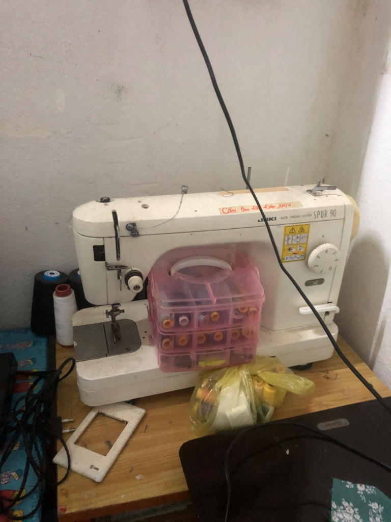 May May Công Nghiệp - và máy vắt sổ,đã qua sử dụng