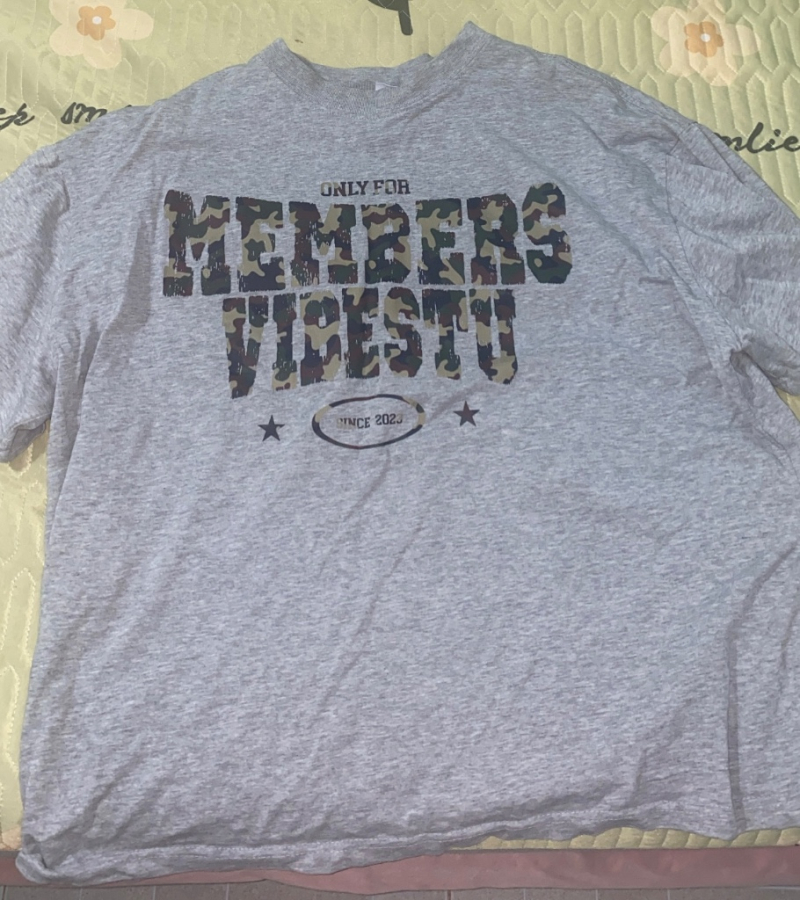 Áo thun thể thao màu xám, kích thước lớn, phong cách trẻ trung