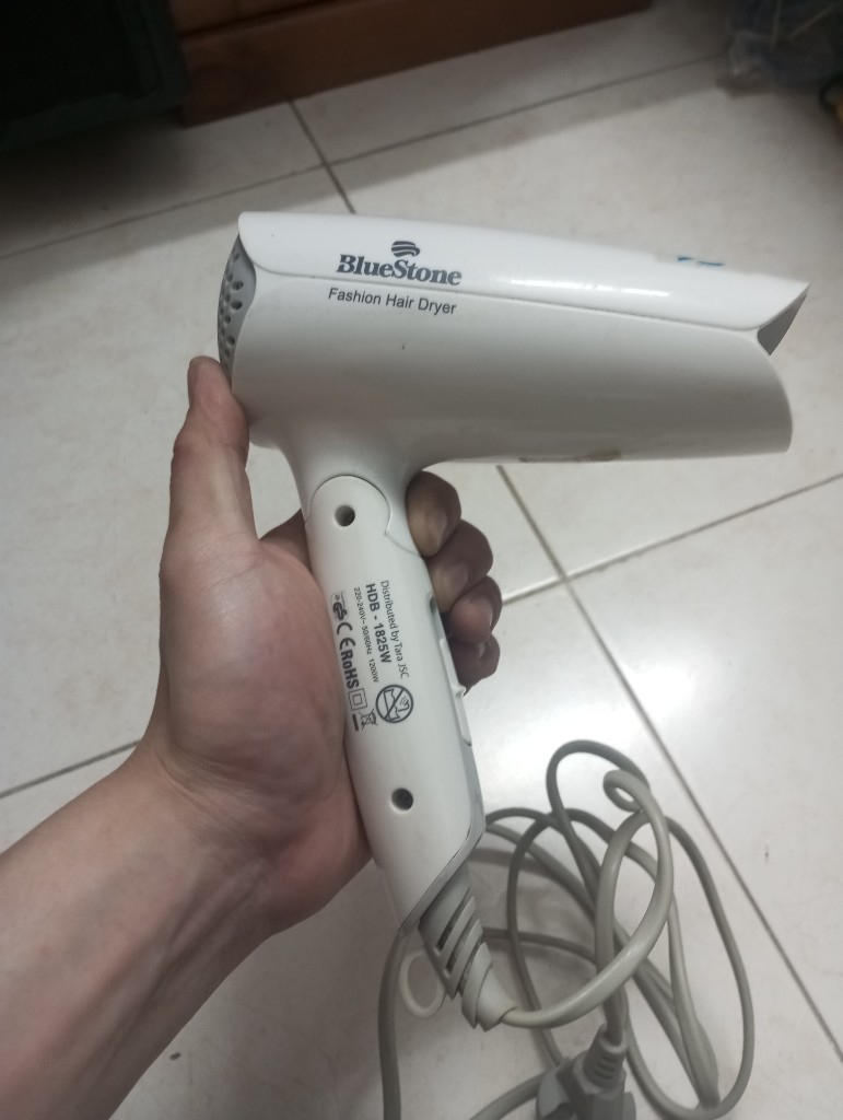 Máy sấy tóc miễn phí vận chuyển, sử dụng tốt