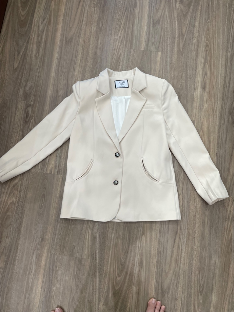 Thanh lịch blazer nữ màu trắng tinh tế size s