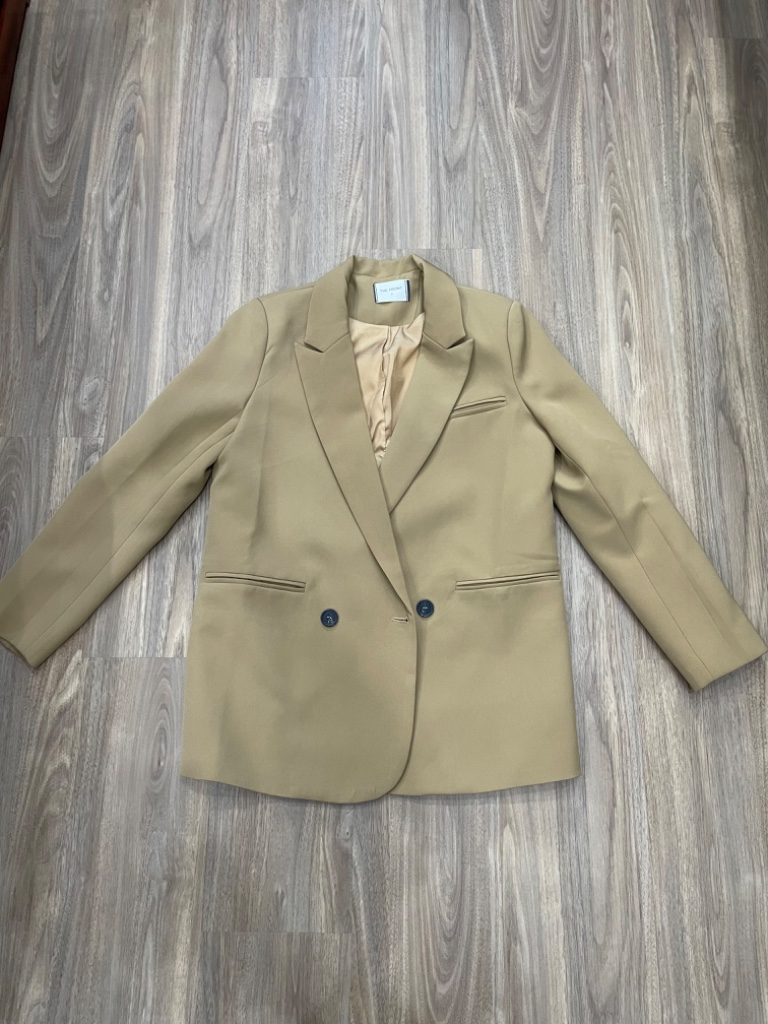 Áo vest nữ vừa thời trang, dáng ôm, màu be sang trọng