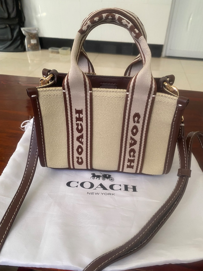 Túi xách Coach thời trang, mới đẹp, chất lượng cao