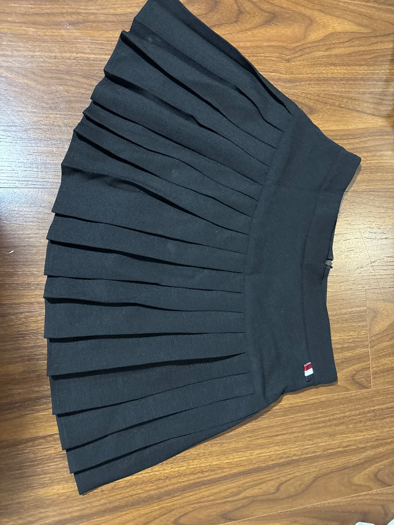 Chân váy xếp ly đẹp, phong cách trẻ trung