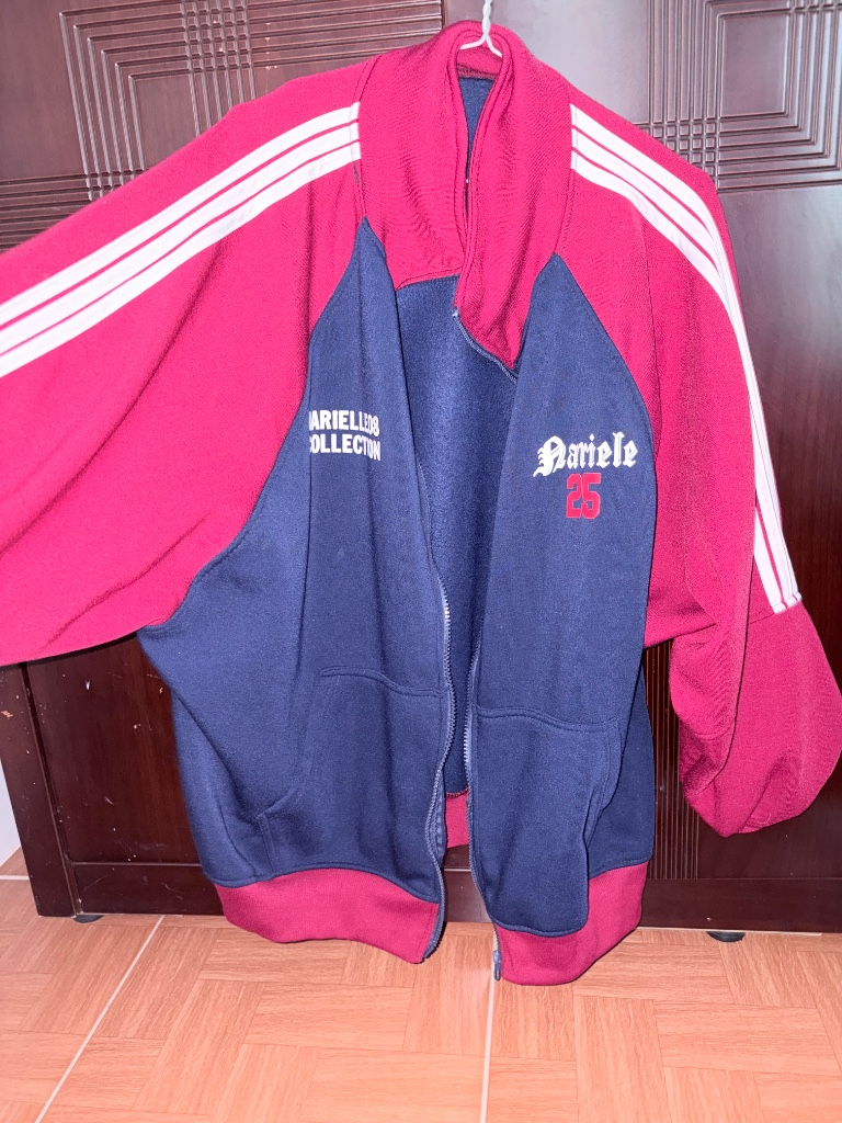 Áo khoác thể thao nữ phong cách năng động