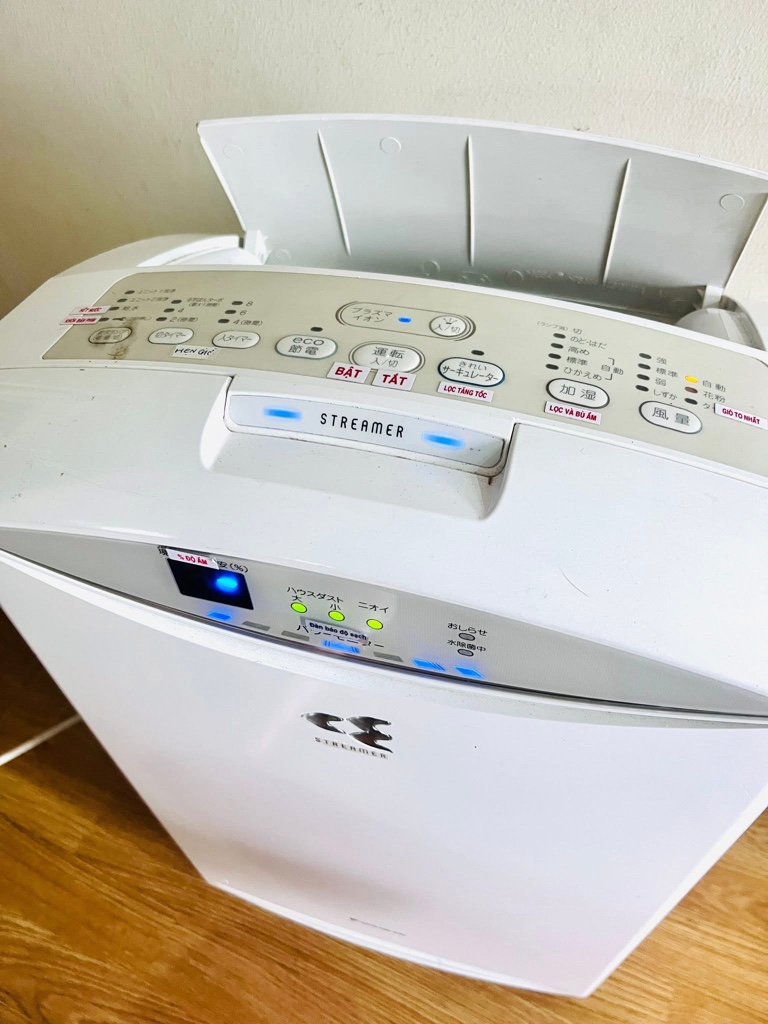 Máy lọc không khí Daikin vầng trăng công suất 75w