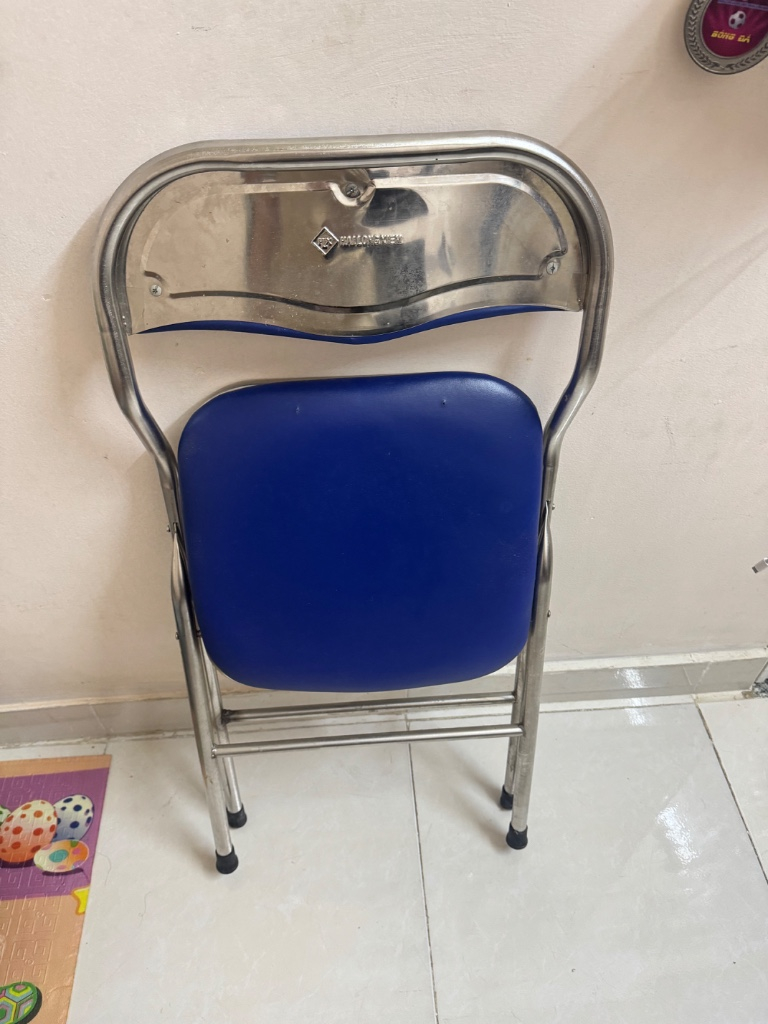 Ghế gấp gọn inox - bọc da