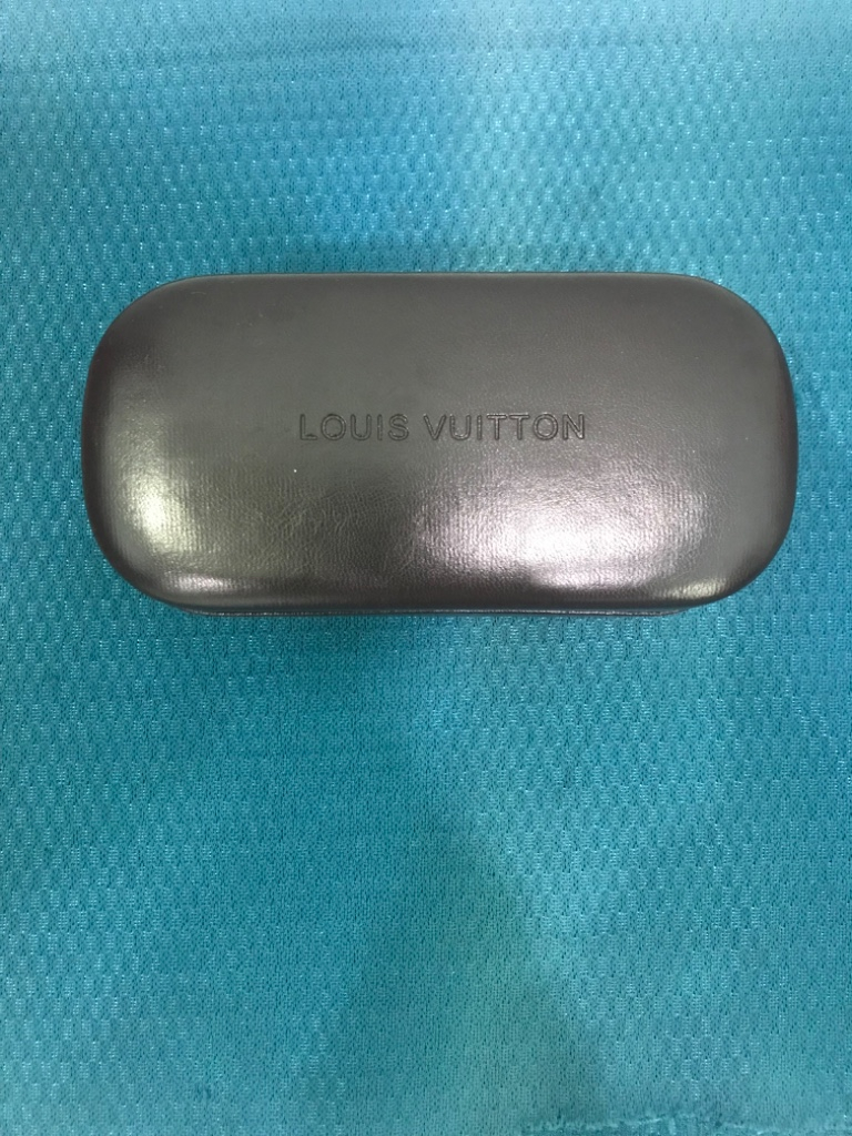Kính râm Louis Vuitton