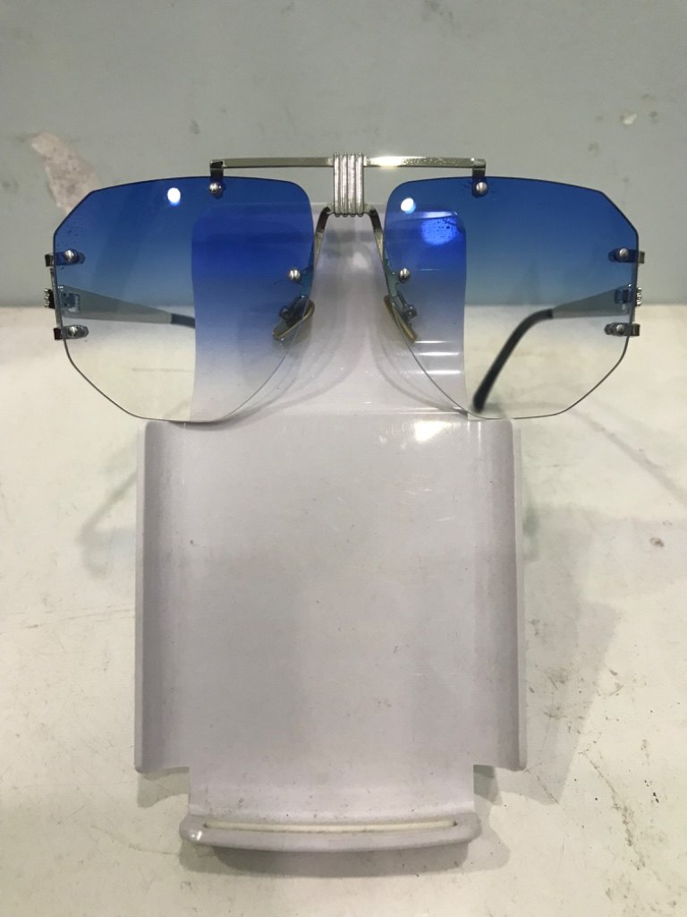 Kính mát thời trang highlight