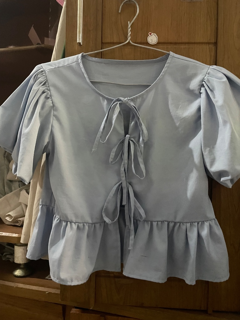 Set Áo sơ mi nữ và Áo crop top thoải mái, hợp thời trang