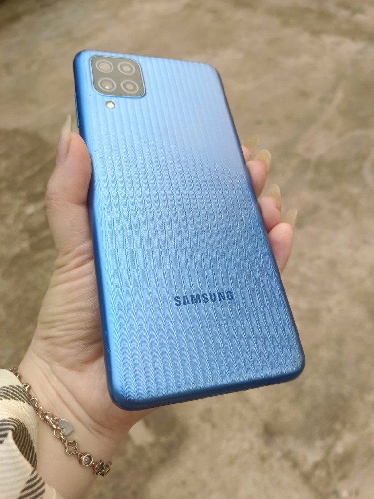 Điện thoại sam sung M12 ( 4/64g)