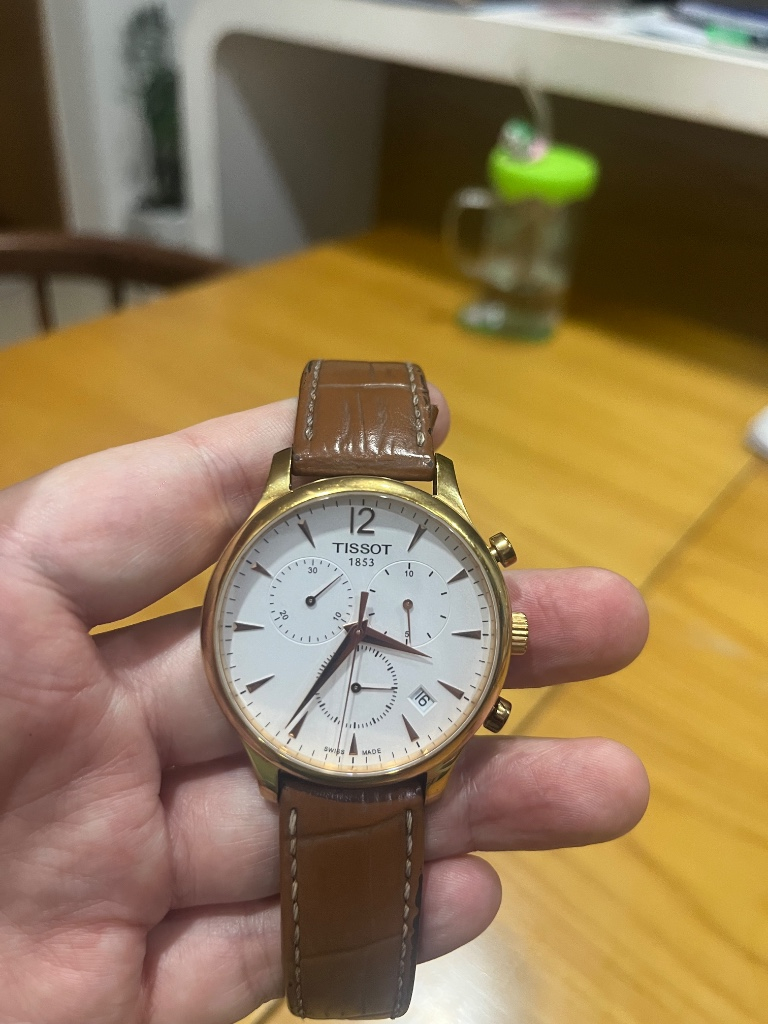 Đồng hồ Tissot chính hãng, sang trọng, còn mới
