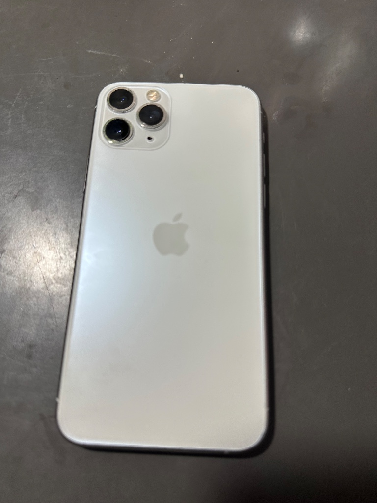 E cần bán nhanh 11pro full cn có fix