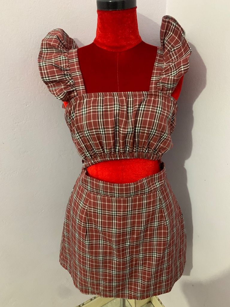 Áo váy nữ xinh xắn, phong cách cổ điển