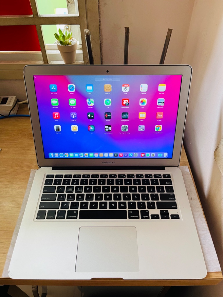MacBook Air 13-inch (2017) - Mỏng nhẹ, hoạt động ổn định