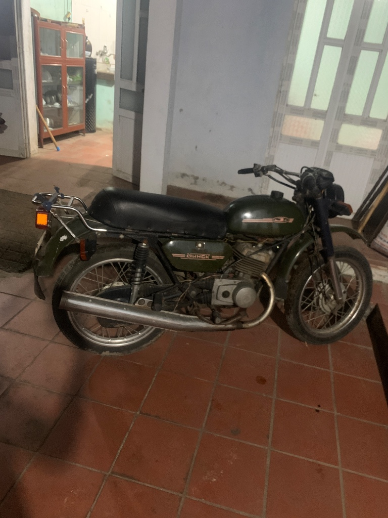 Xe Mô Tô Cổ Điển Đáng Yêu, Đang Chờ Chủ Mới