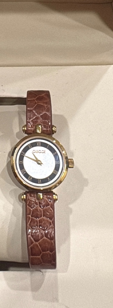 Đồng hồ chính hãng Gucci nữ