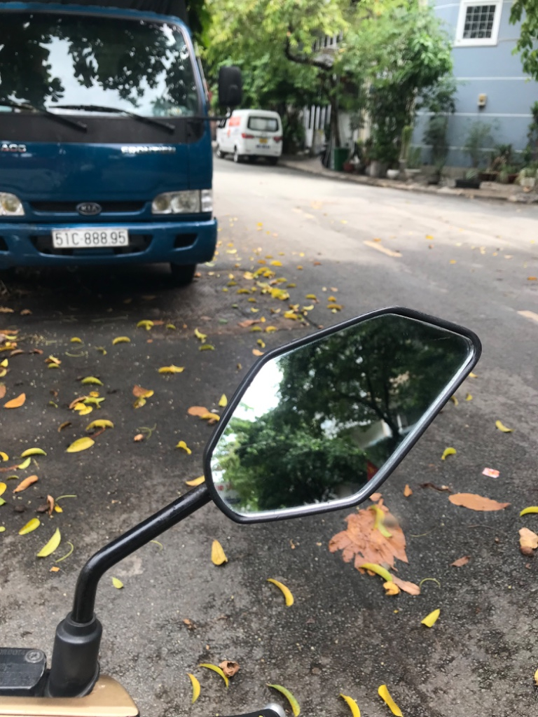 Kính chiếu hậu Yamaha - 1 cái (bên phải)