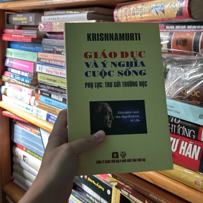 Sách giáo dục và ý nghĩa cuộc sống - Tặng kèm phụ kiện