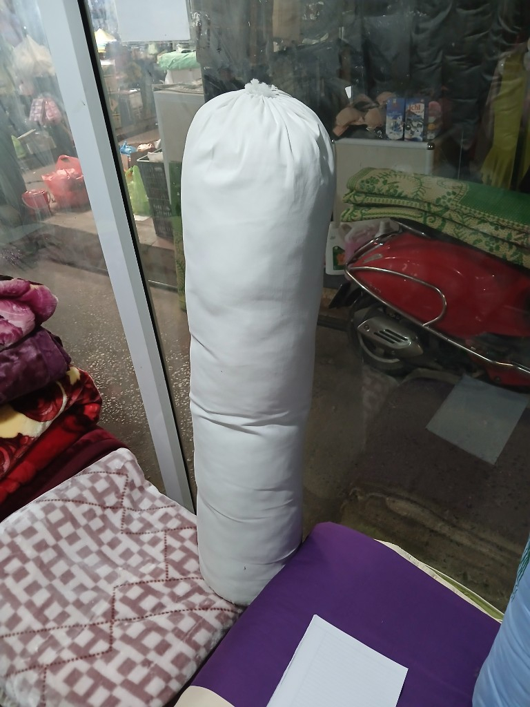 Chăn ga gối nệm cỡ lớn, sạch sẽ, mới tinh