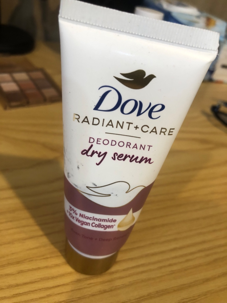 Lăn khử mùi Dove Radiant+Care chính hãng, còn mới