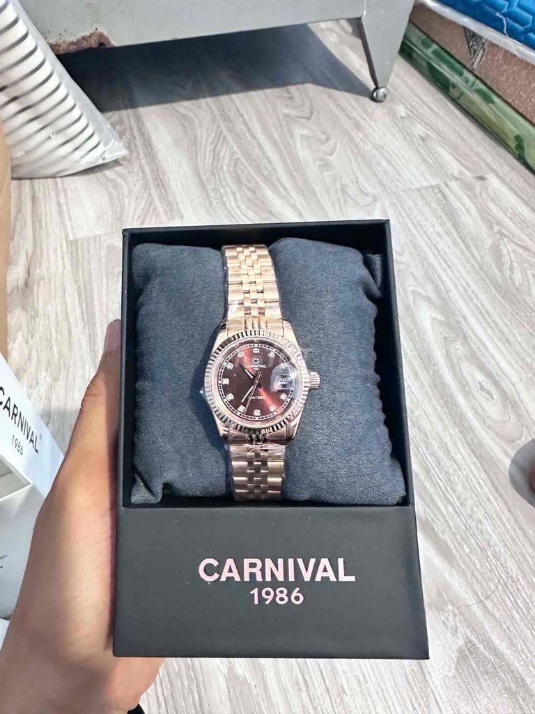 Đồng hồ cao cấp Carnival 1986, sang trọng và đẳng cấp