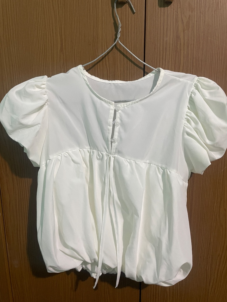 Áo sơ mi nữ tay bồng phong cách nhẹ nhàng