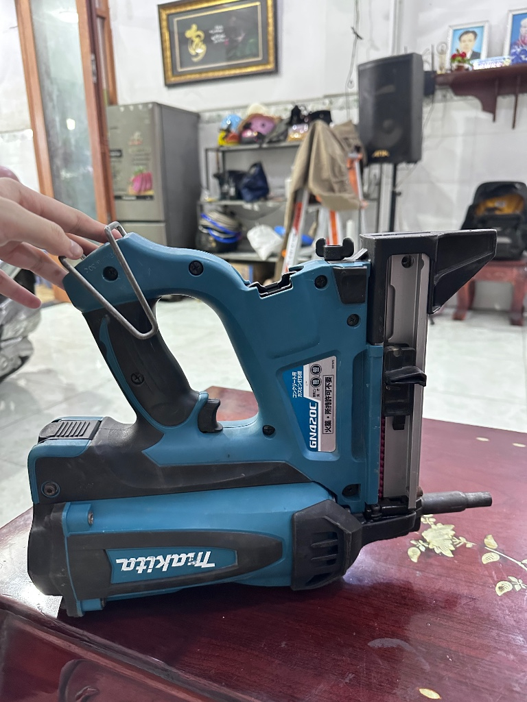 THANH LÝ MÁY BẮN ĐINH PIN MAKITA G02C ( không kèm pin)