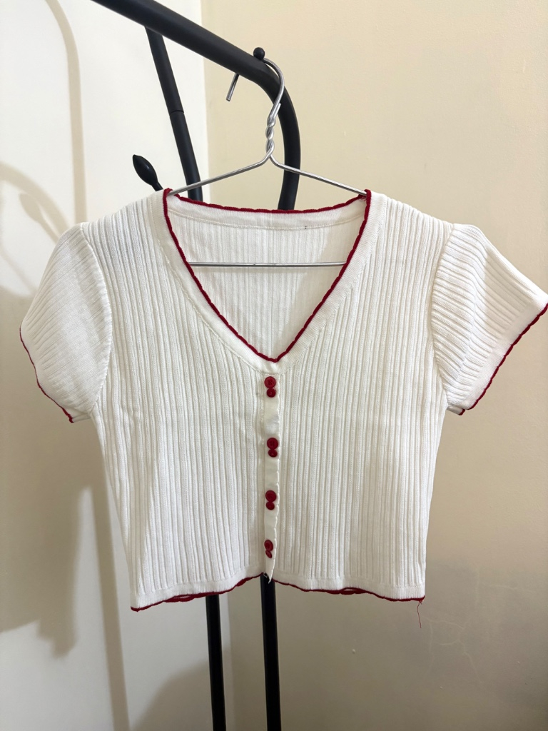 Áo croptop nữ Len gân (chưa qua sử dụng)