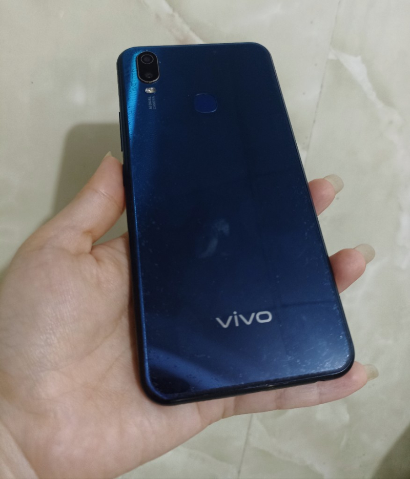 Cần bán điện thoại Vivo y11 hoạt động bình thường